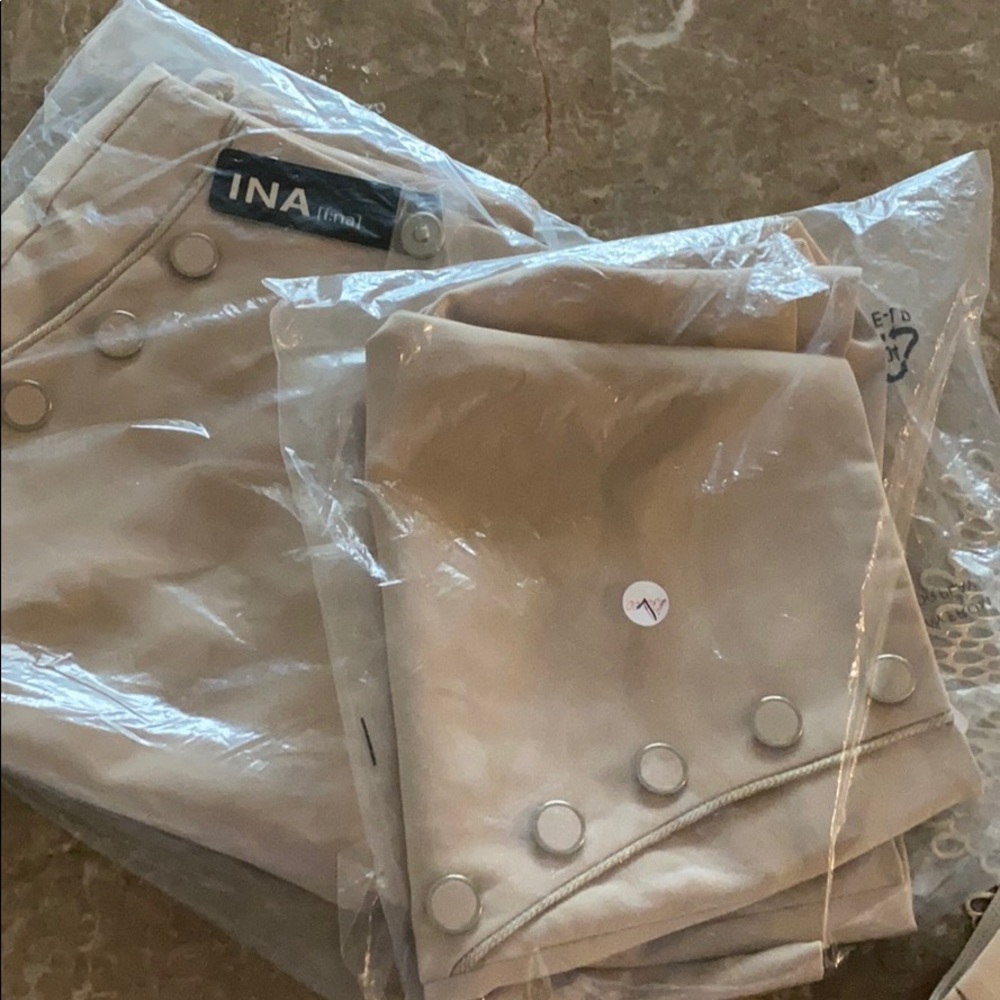Shorts with pocket. New!
